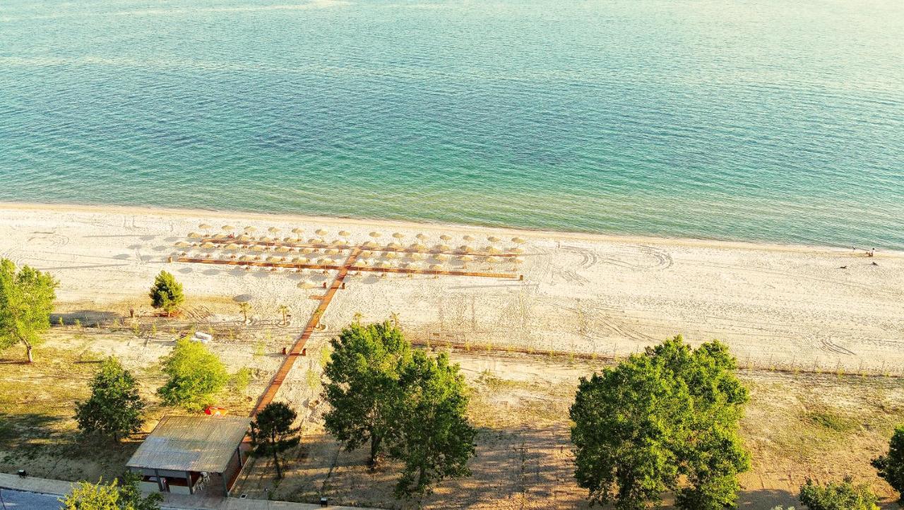 Mareleon Camping Ofrinion Exterior photo